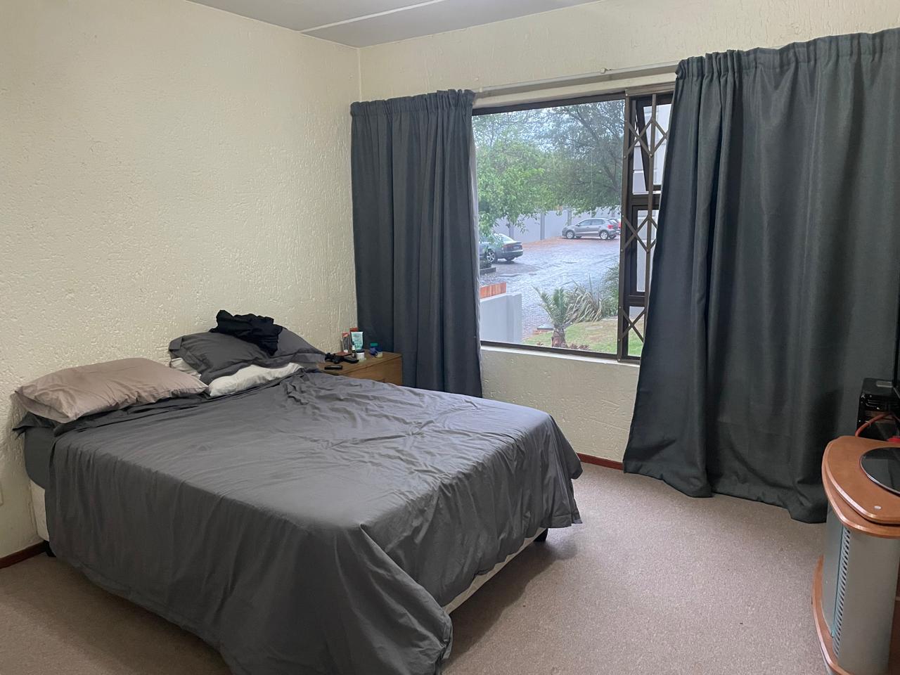 2 Bedroom Property for Sale in Sunninghill Gauteng