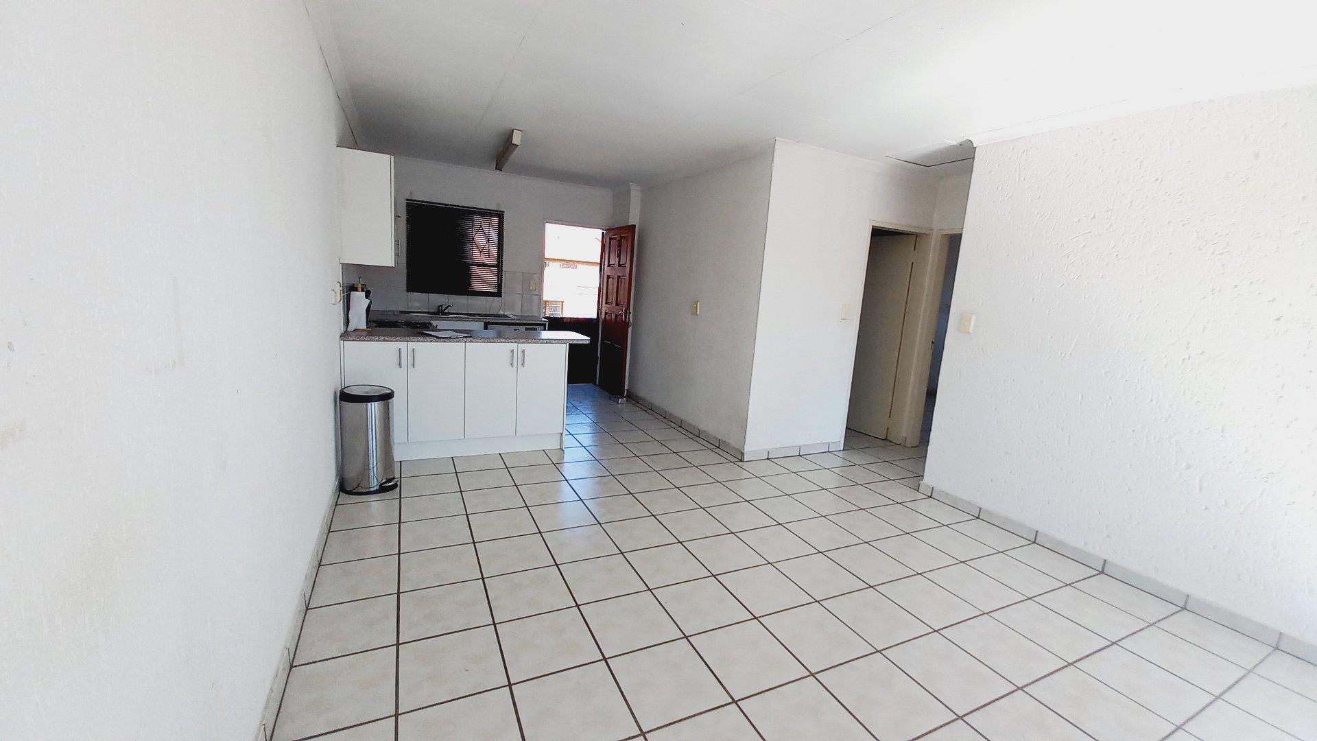 To Let 2 Bedroom Property for Rent in Buccleuch Gauteng