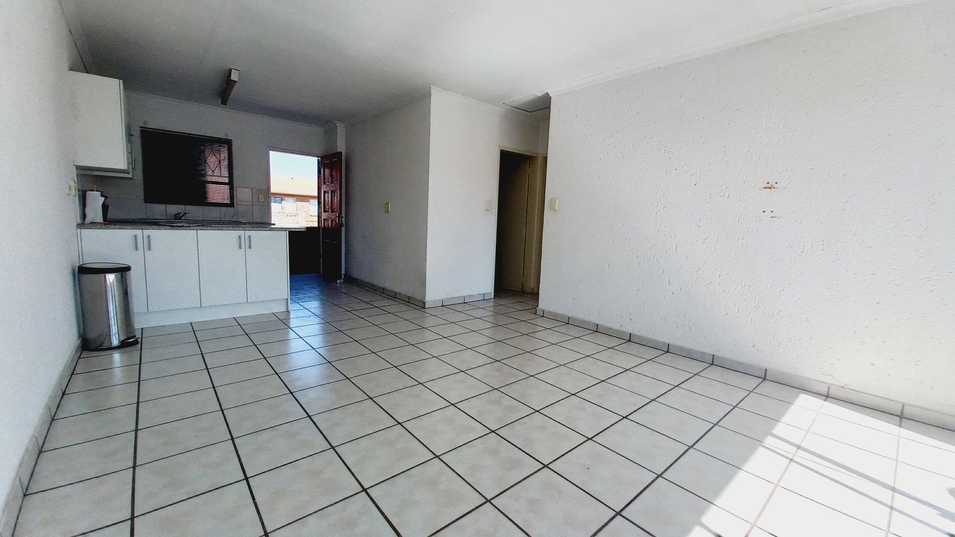 To Let 2 Bedroom Property for Rent in Buccleuch Gauteng