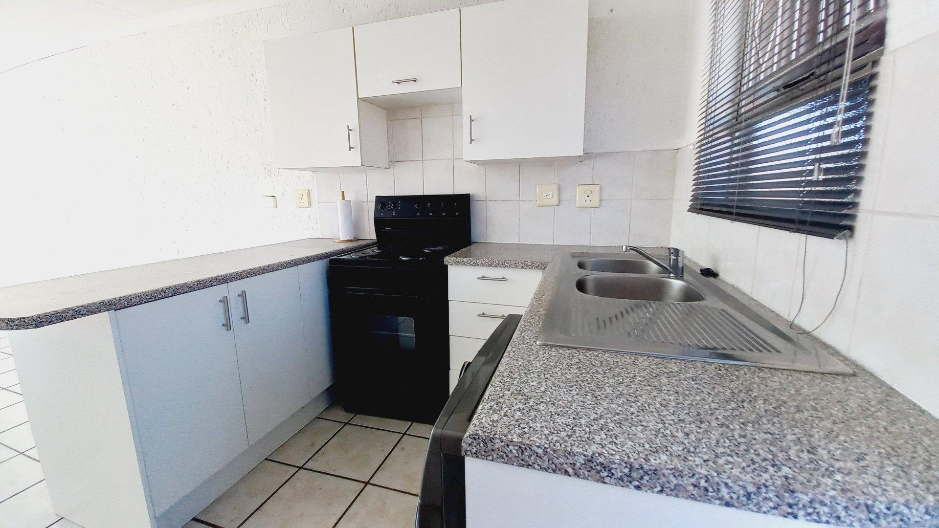 To Let 2 Bedroom Property for Rent in Buccleuch Gauteng