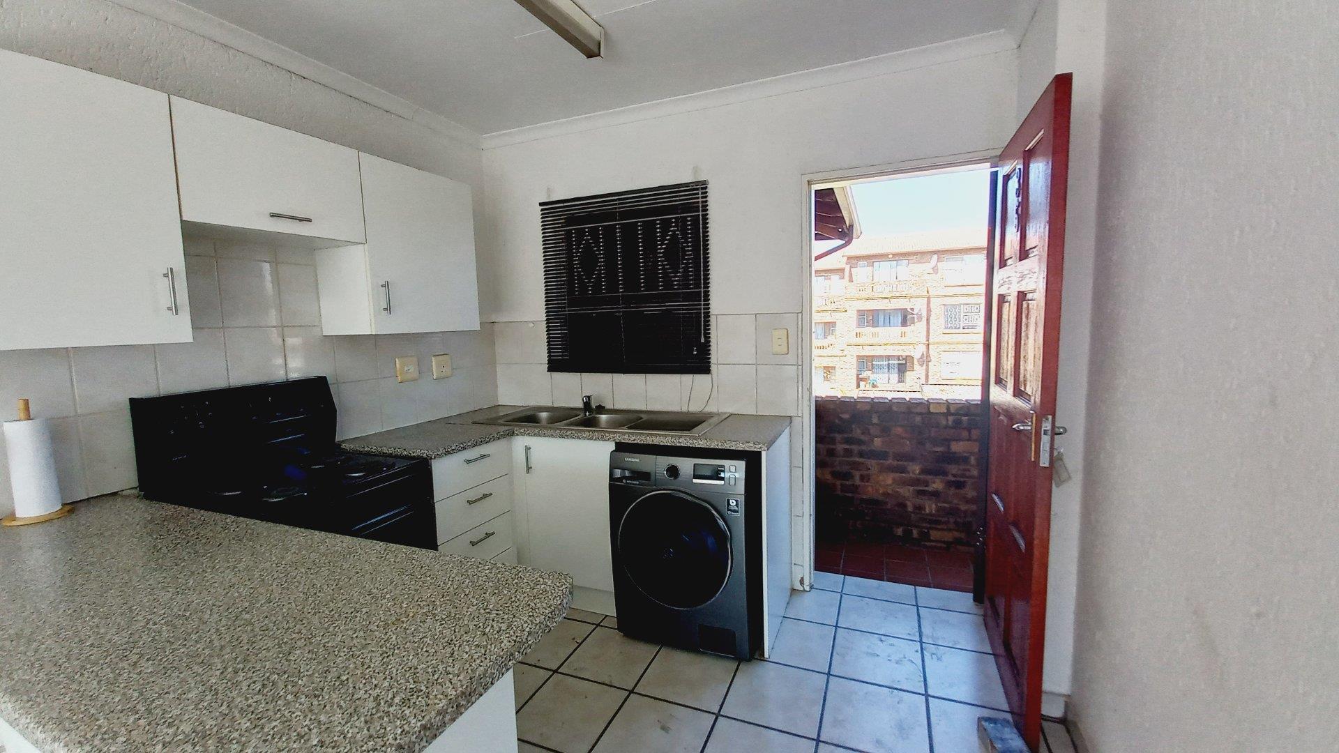 To Let 2 Bedroom Property for Rent in Buccleuch Gauteng