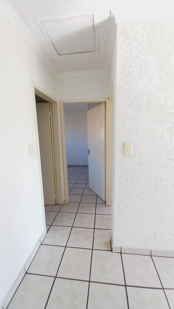 To Let 2 Bedroom Property for Rent in Buccleuch Gauteng