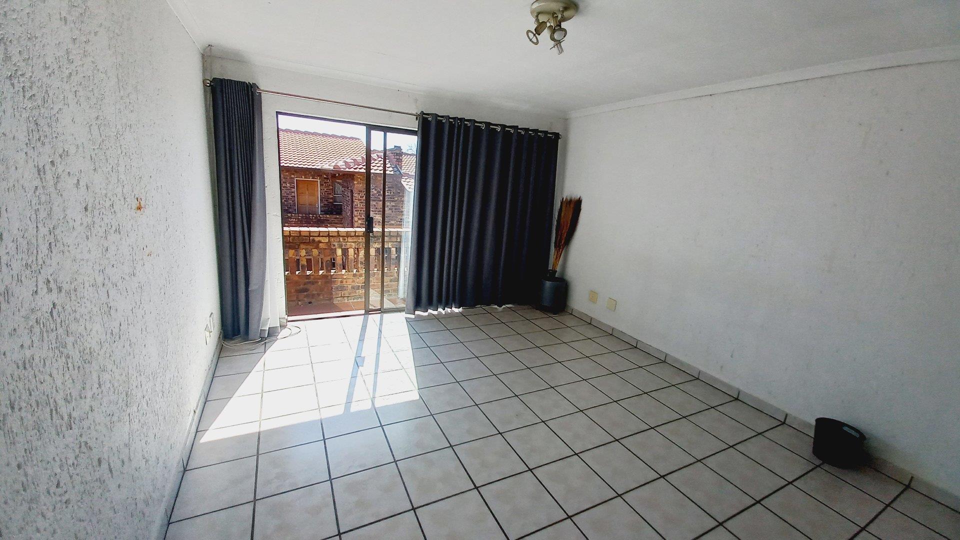 To Let 2 Bedroom Property for Rent in Buccleuch Gauteng