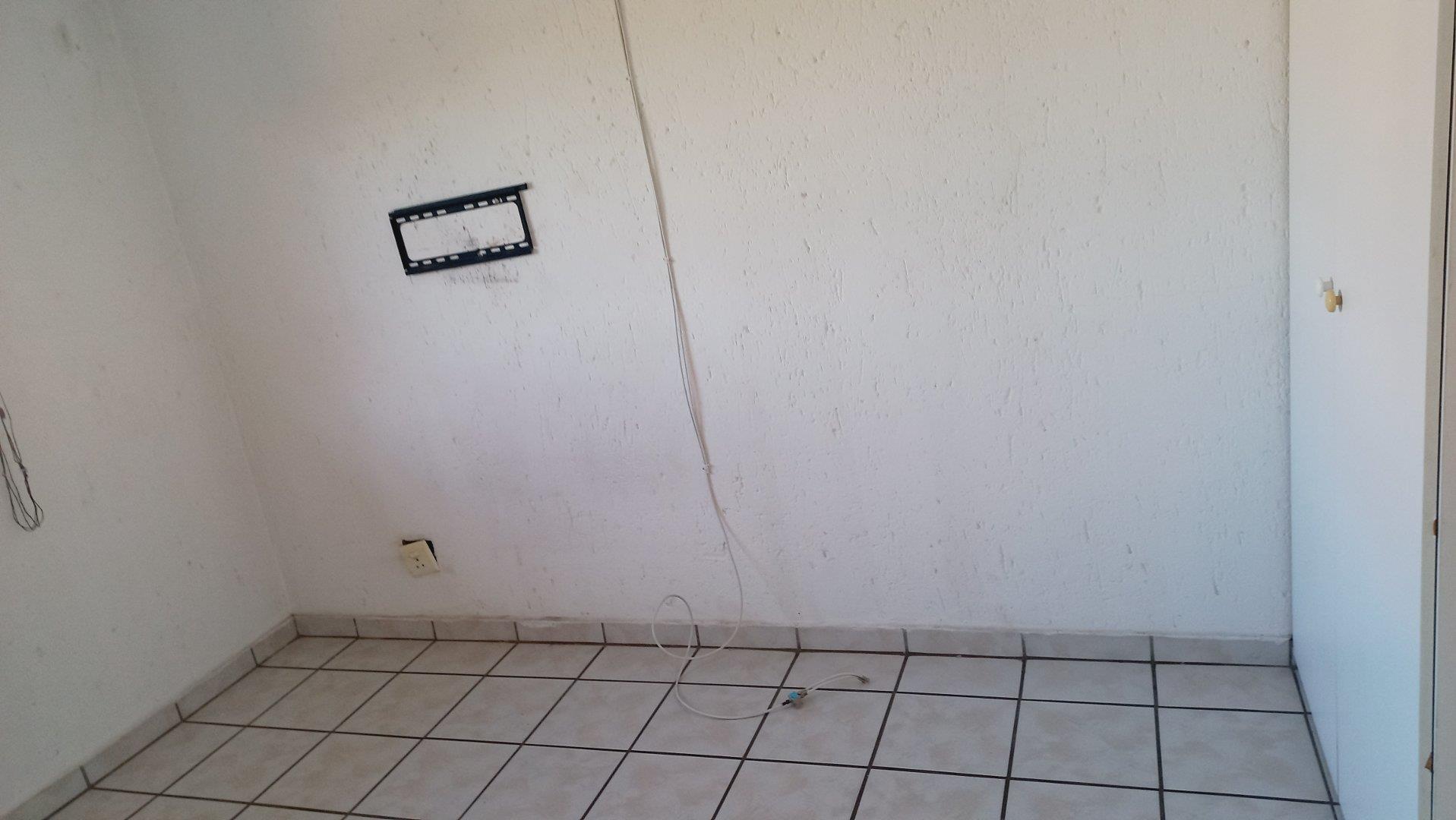 To Let 2 Bedroom Property for Rent in Buccleuch Gauteng