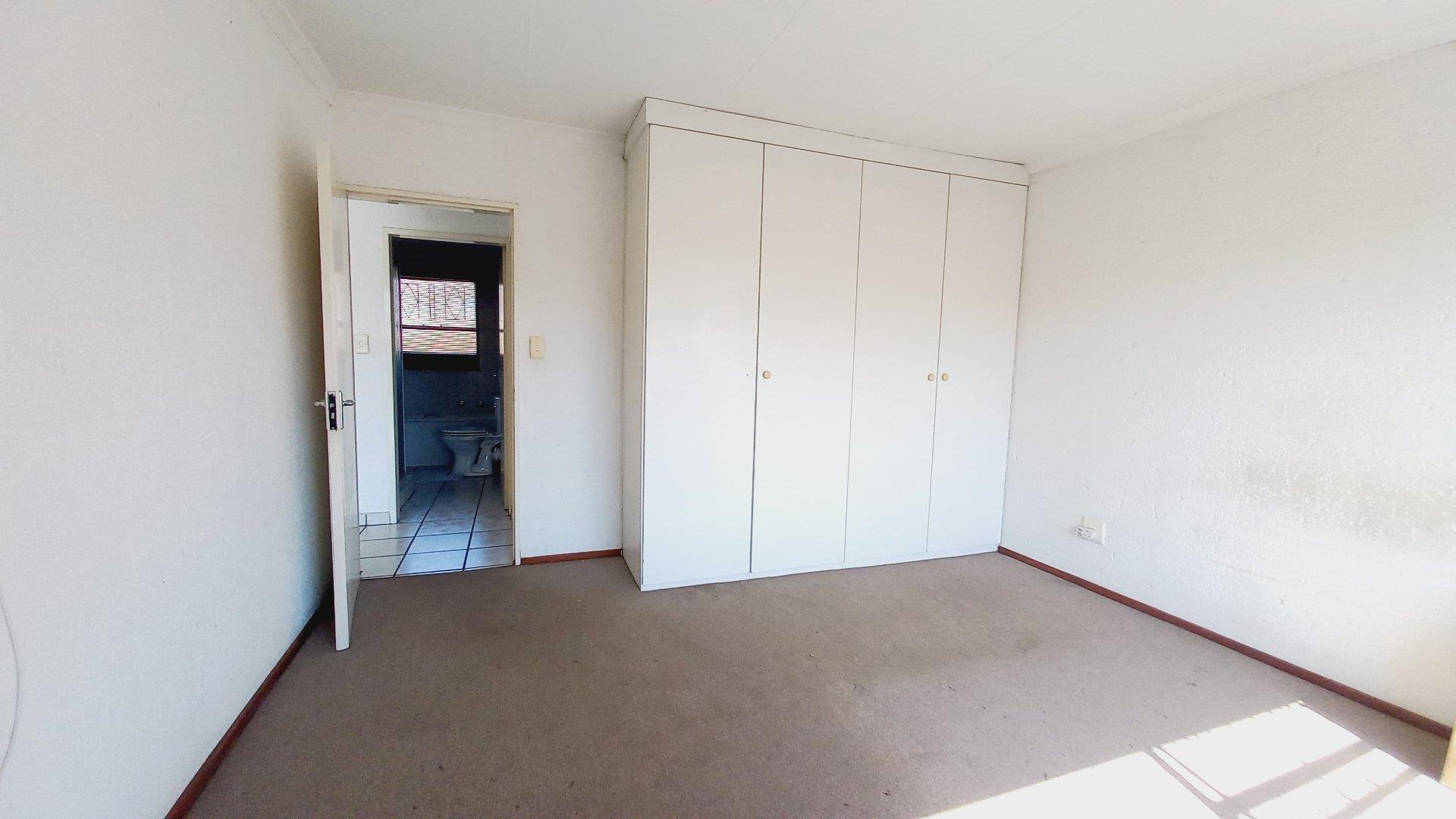 To Let 2 Bedroom Property for Rent in Buccleuch Gauteng