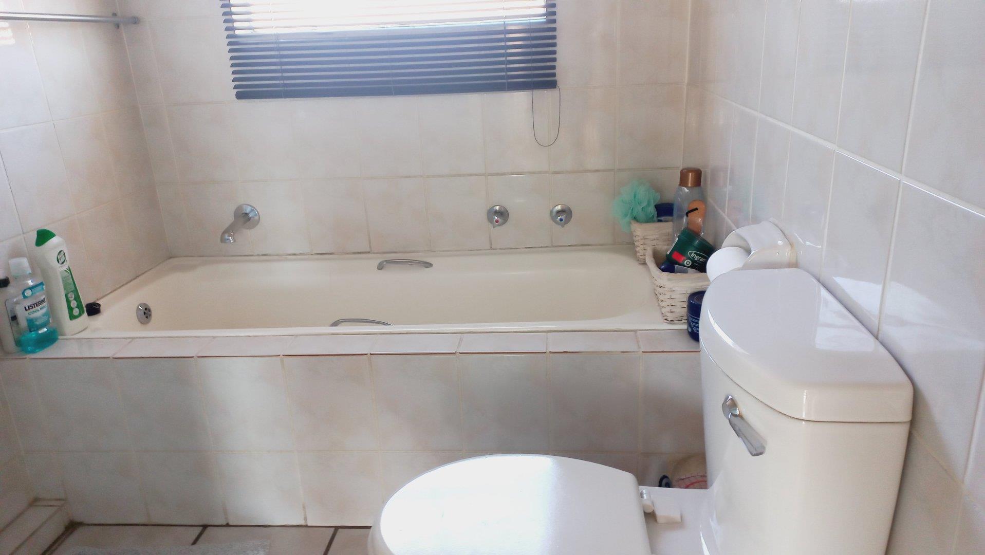 To Let 2 Bedroom Property for Rent in Buccleuch Gauteng