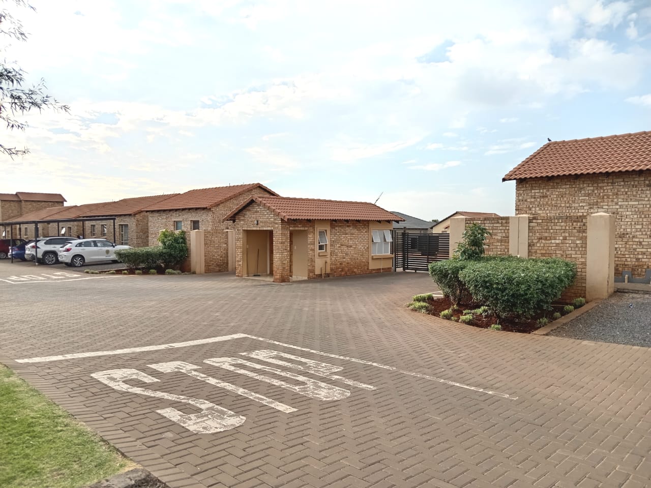 To Let 3 Bedroom Property for Rent in Dawn Park Gauteng