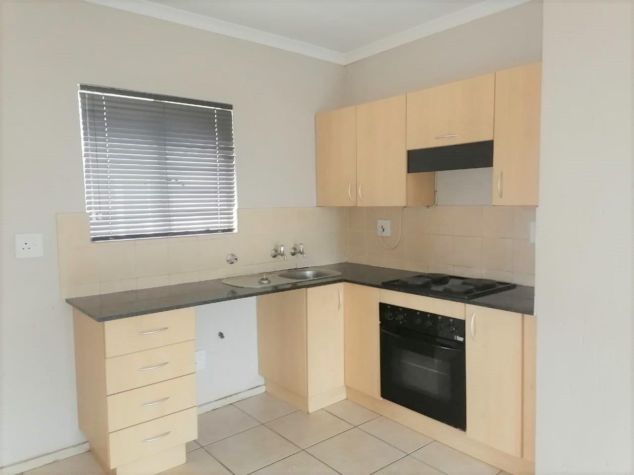 To Let 2 Bedroom Property for Rent in Klippoortje Gauteng