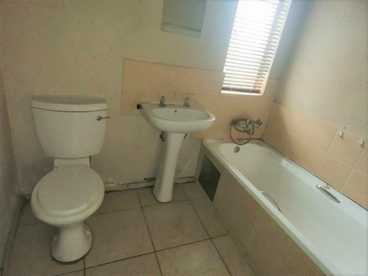 To Let 2 Bedroom Property for Rent in Klippoortje Gauteng