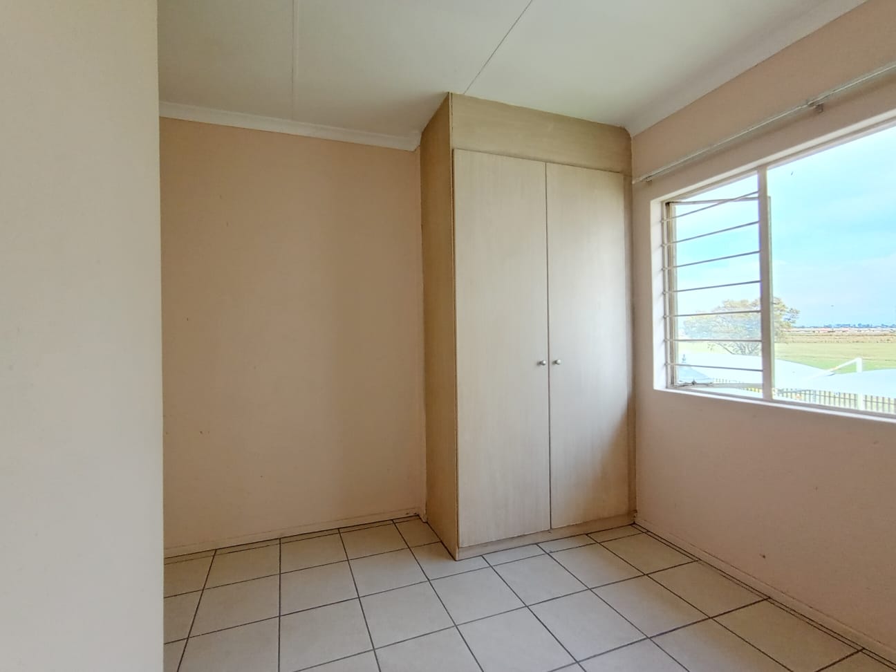 To Let 2 Bedroom Property for Rent in Klippoortje Gauteng