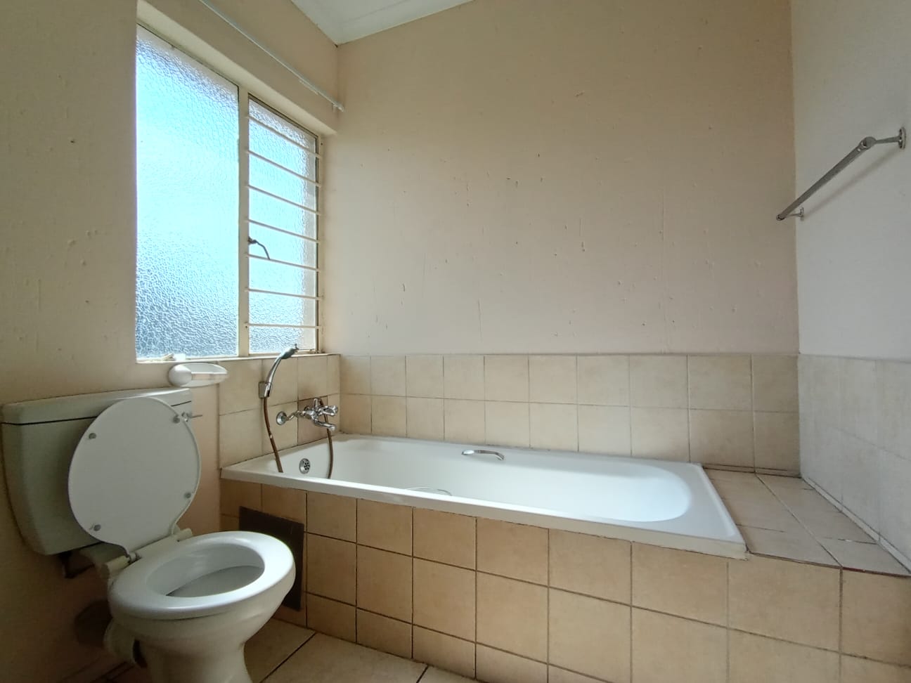 To Let 2 Bedroom Property for Rent in Klippoortje Gauteng