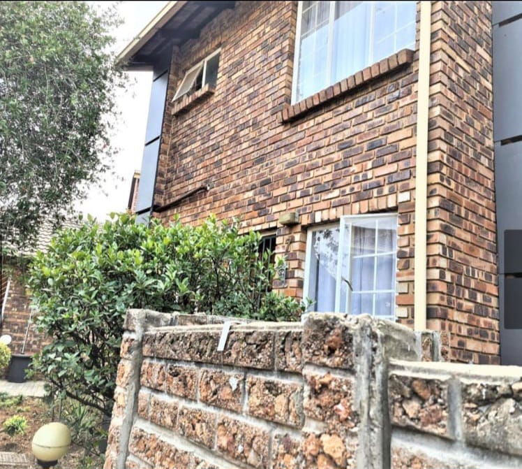 To Let 2 Bedroom Property for Rent in Van Riebeeck Park Gauteng