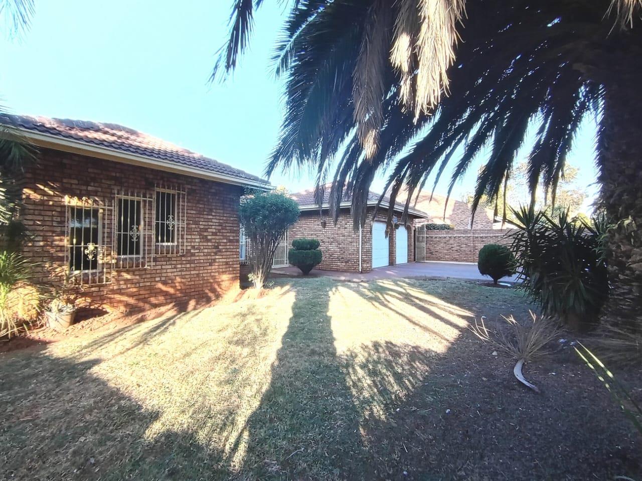 To Let 3 Bedroom Property for Rent in Klippoortje Gauteng