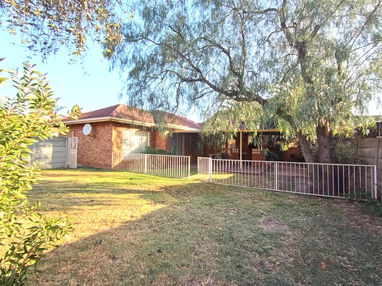 To Let 3 Bedroom Property for Rent in Klippoortje Gauteng