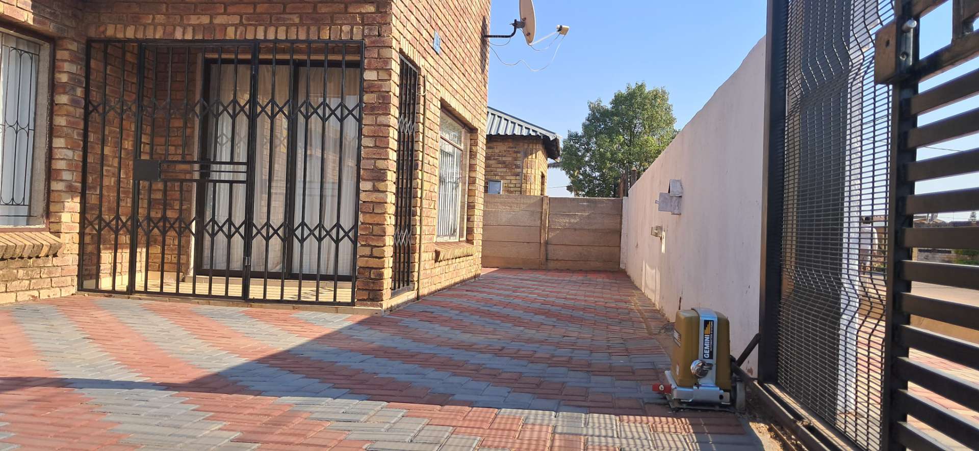 5 Bedroom Property for Sale in Soshanguve JJ Gauteng