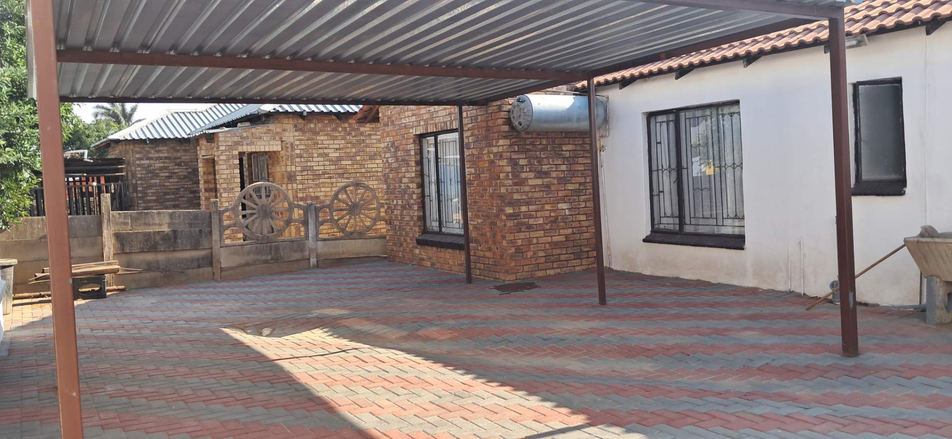 5 Bedroom Property for Sale in Soshanguve JJ Gauteng