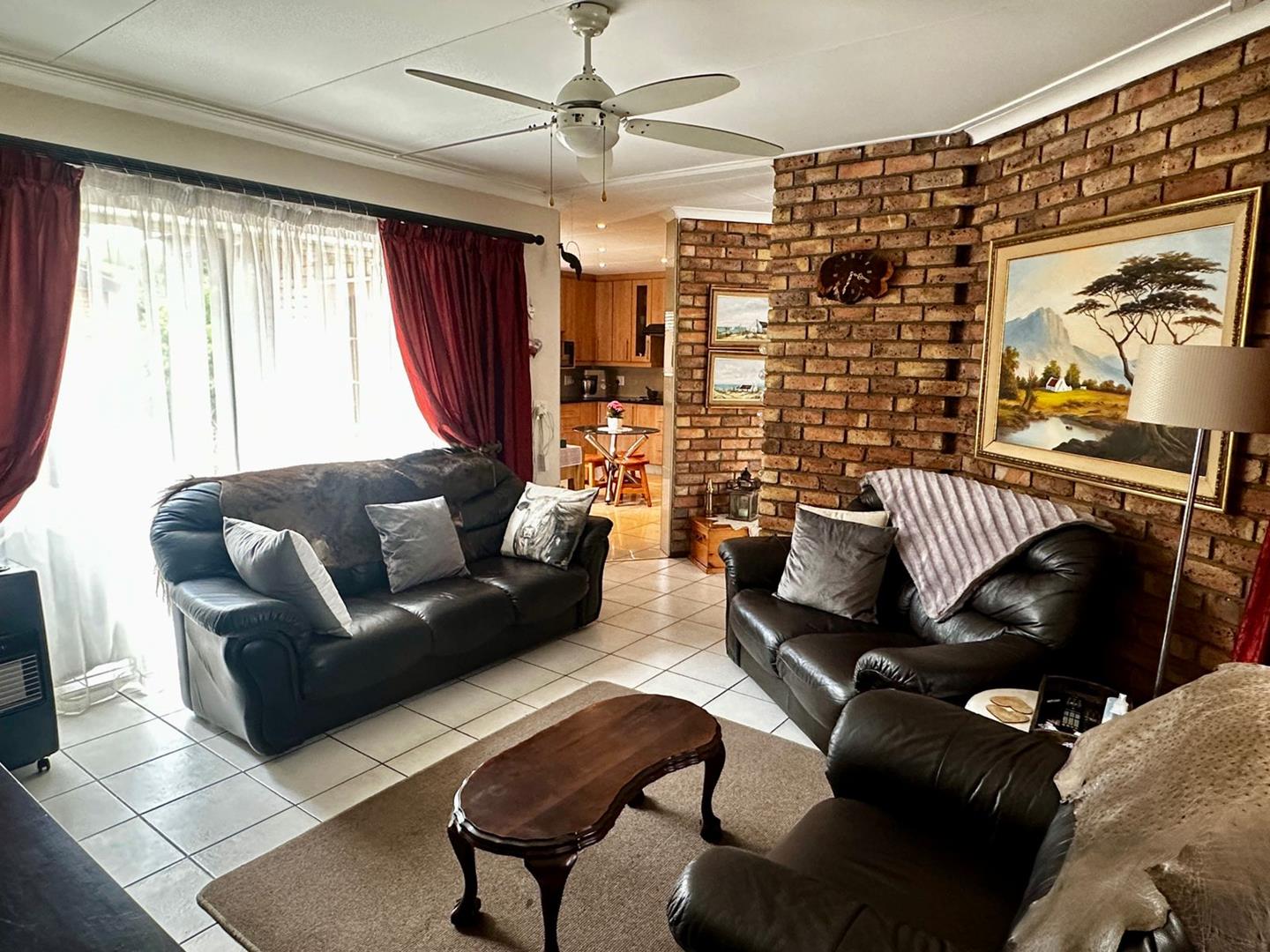 3 Bedroom Property for Sale in Glen Marais Gauteng