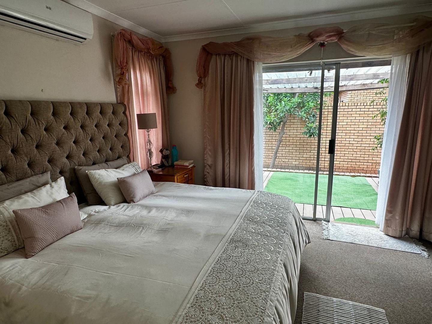 3 Bedroom Property for Sale in Glen Marais Gauteng