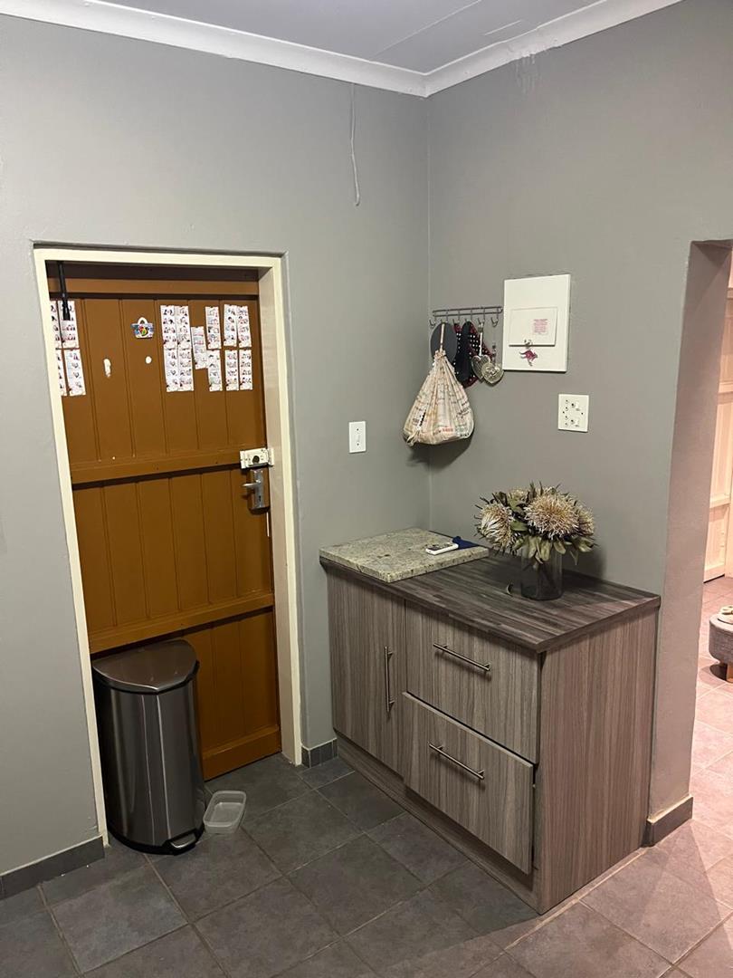 To Let 1 Bedroom Property for Rent in Moregloed Gauteng