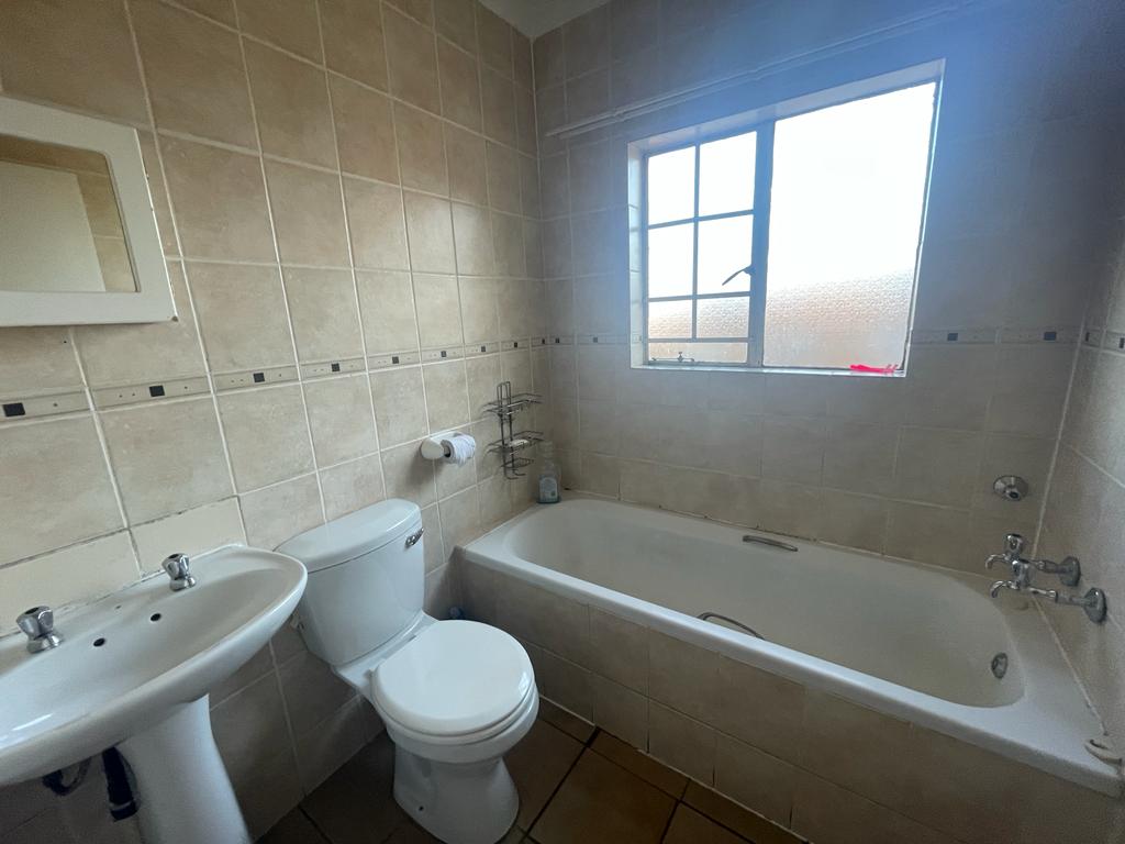 2 Bedroom Property for Sale in Kenmare Gauteng