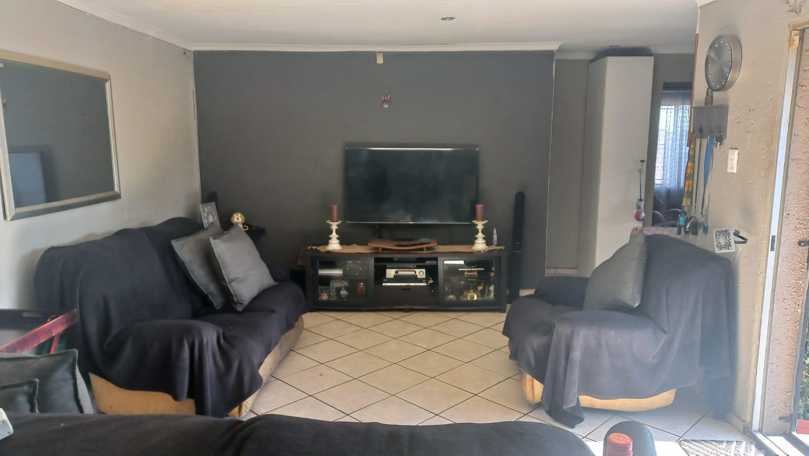 5 Bedroom Property for Sale in South Hills Ext 1 Gauteng