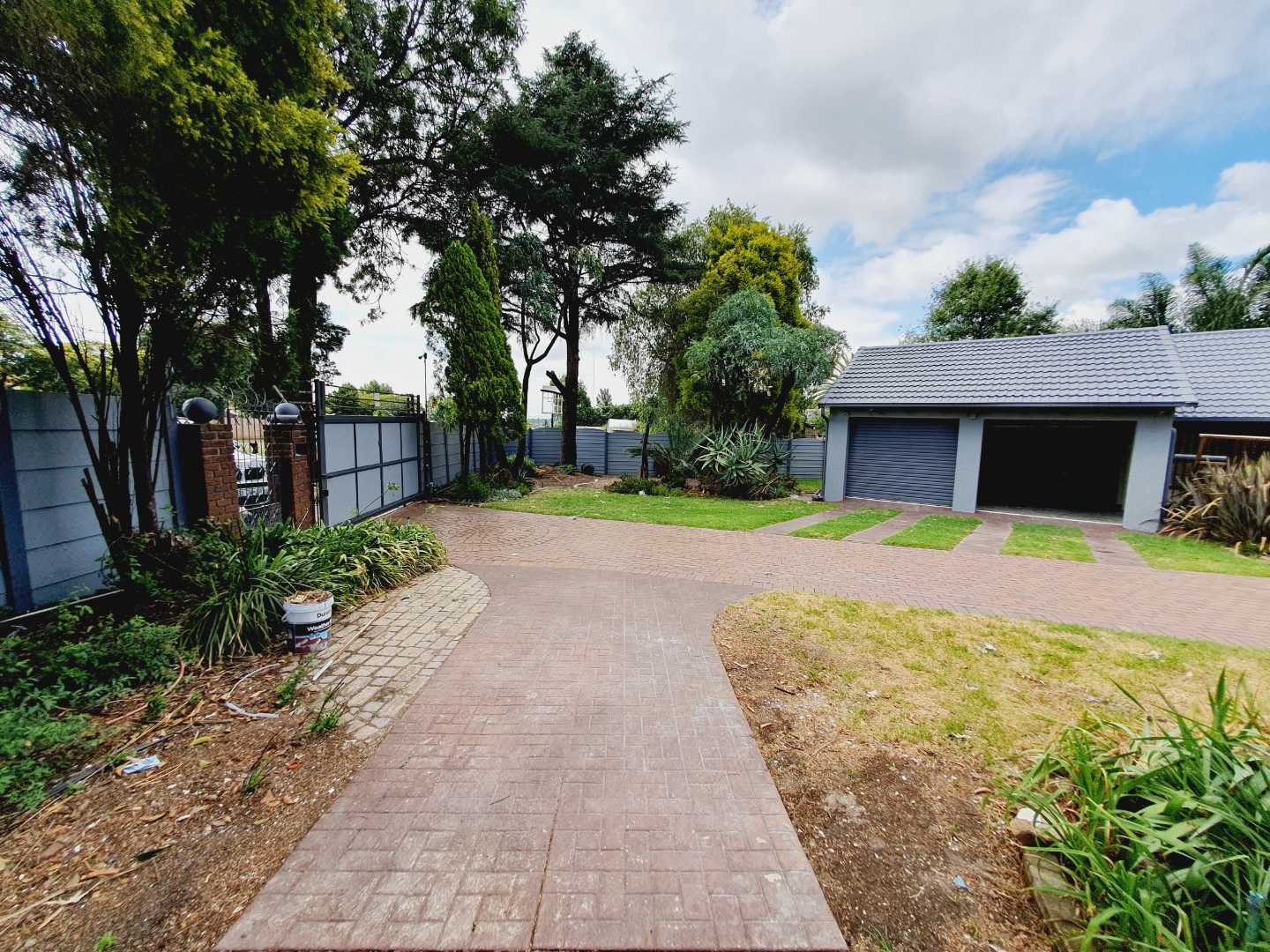 3 Bedroom Property for Sale in Brackenhurst Gauteng