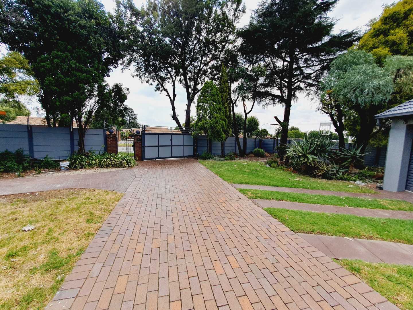 3 Bedroom Property for Sale in Brackenhurst Gauteng