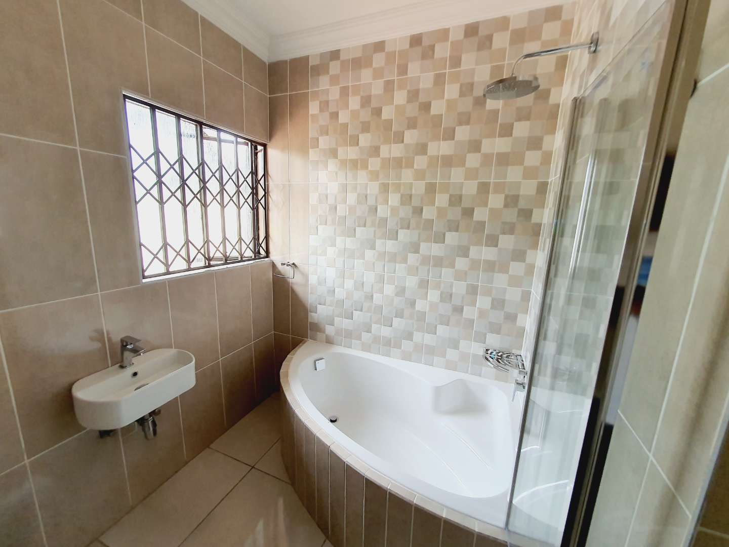 3 Bedroom Property for Sale in Brackenhurst Gauteng