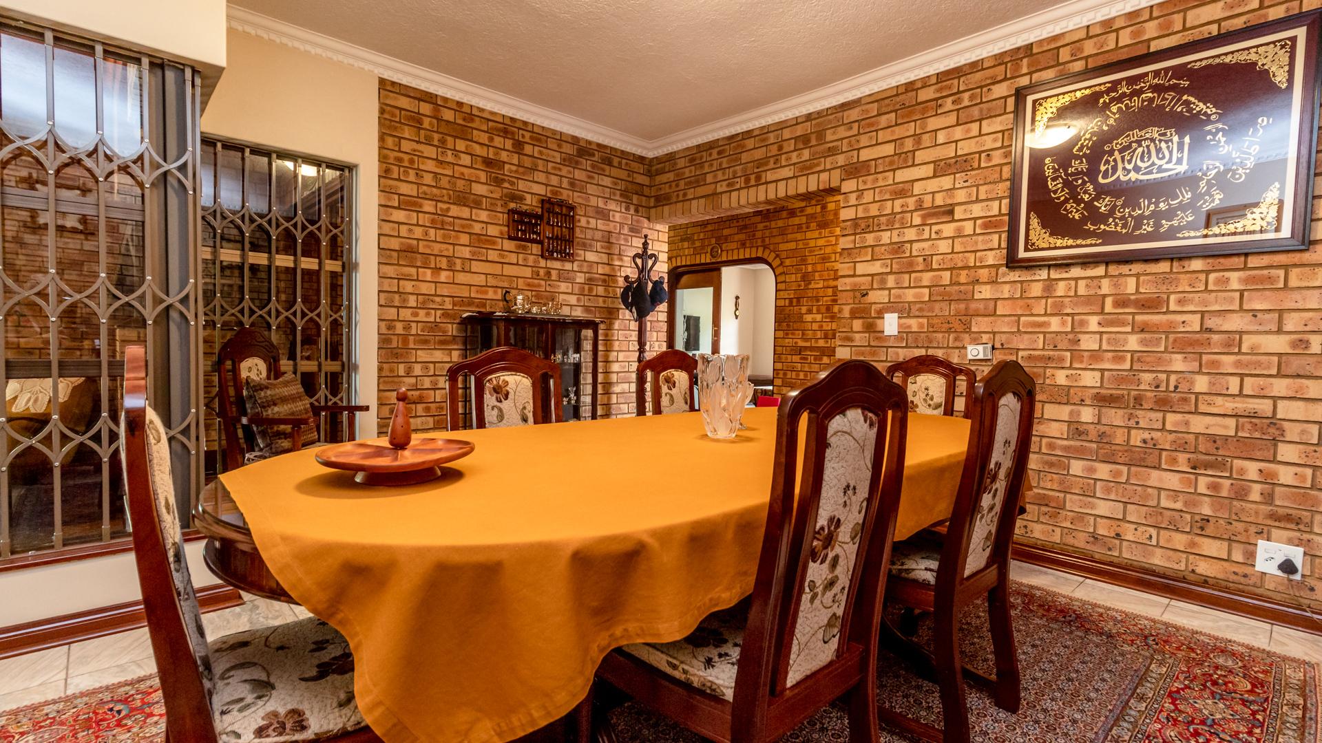 6 Bedroom Property for Sale in Raslouw A H Gauteng