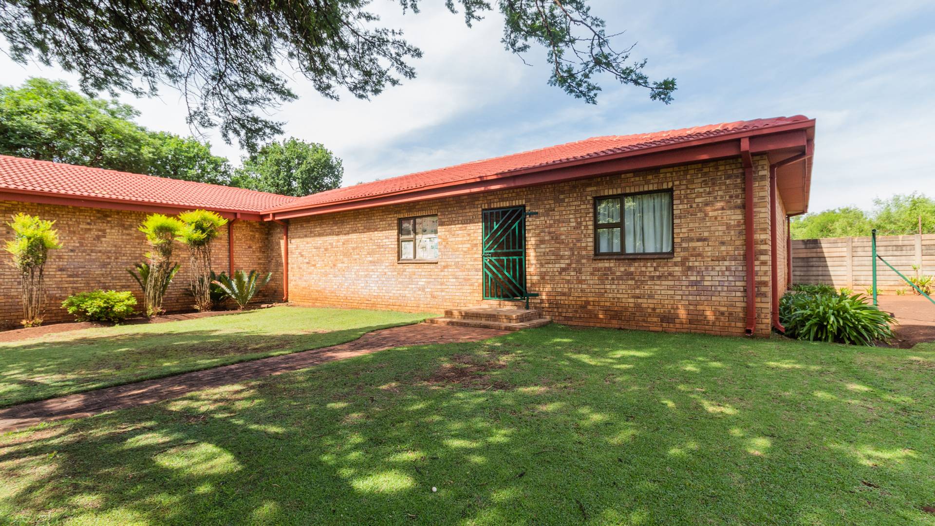 6 Bedroom Property for Sale in Raslouw A H Gauteng