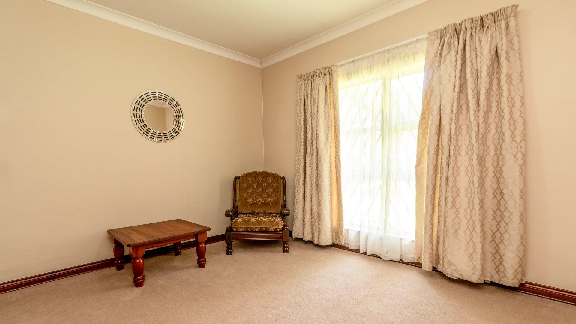 6 Bedroom Property for Sale in Raslouw A H Gauteng