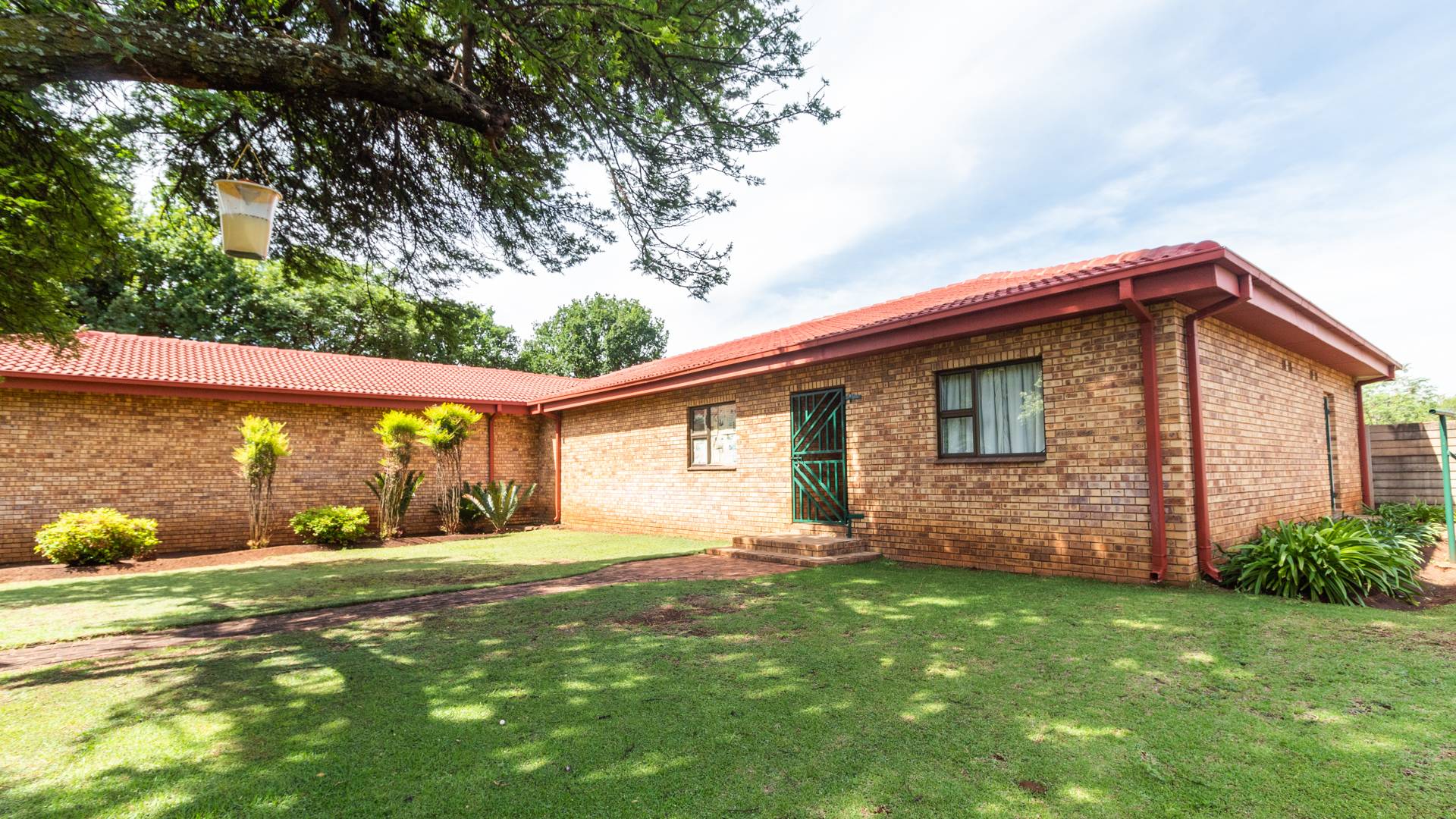 6 Bedroom Property for Sale in Raslouw A H Gauteng