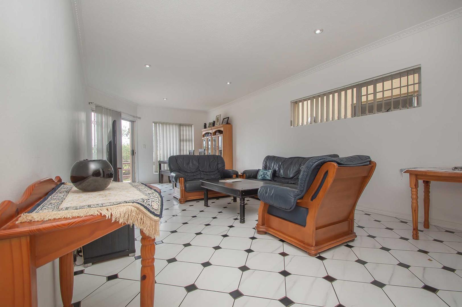 3 Bedroom Property for Sale in Constantia Kloof Gauteng