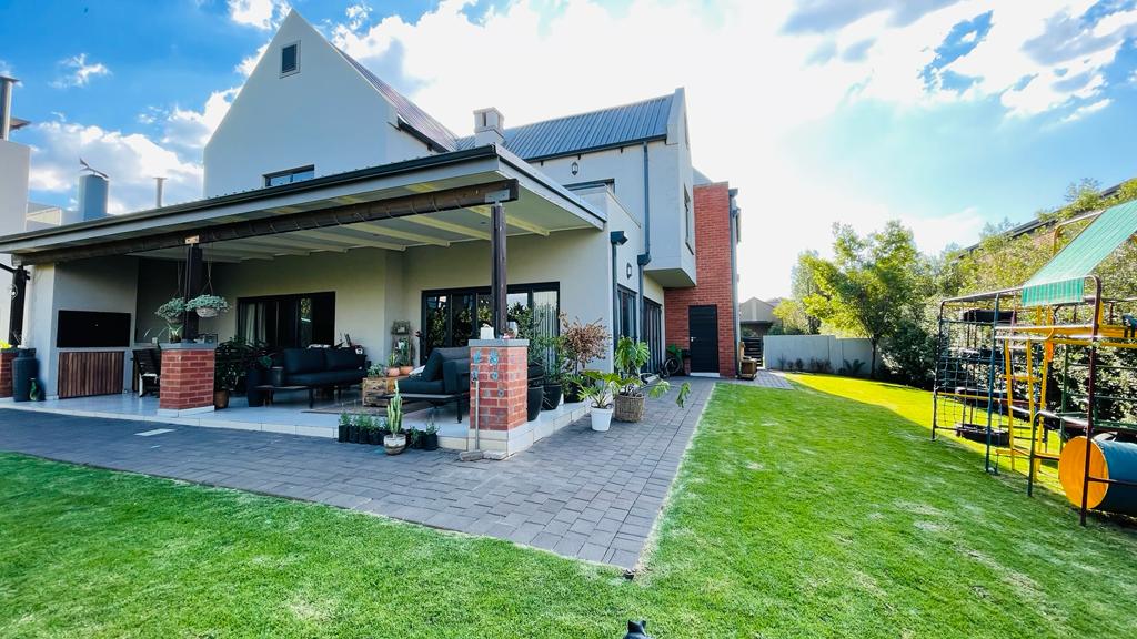 5 Bedroom Property for Sale in Midstream Ridge Gauteng