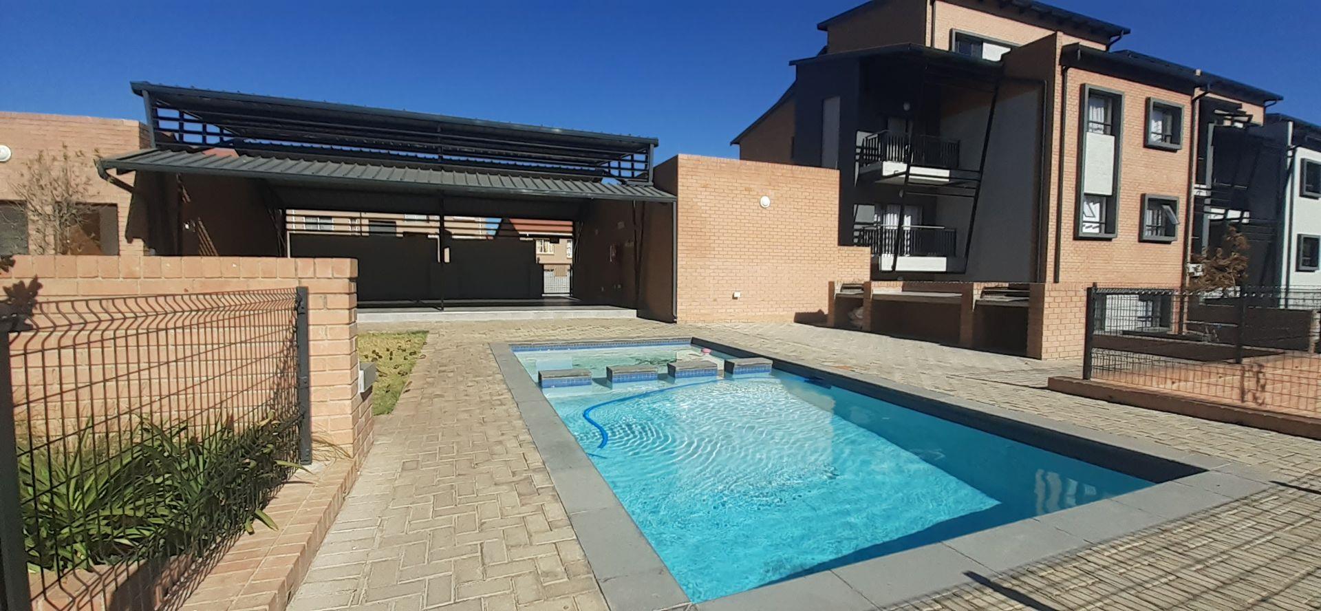 To Let 2 Bedroom Property for Rent in Vorna Valley Gauteng