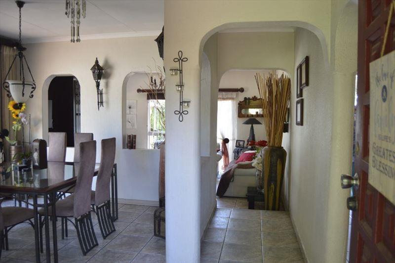 To Let 4 Bedroom Property for Rent in Birchleigh North Gauteng