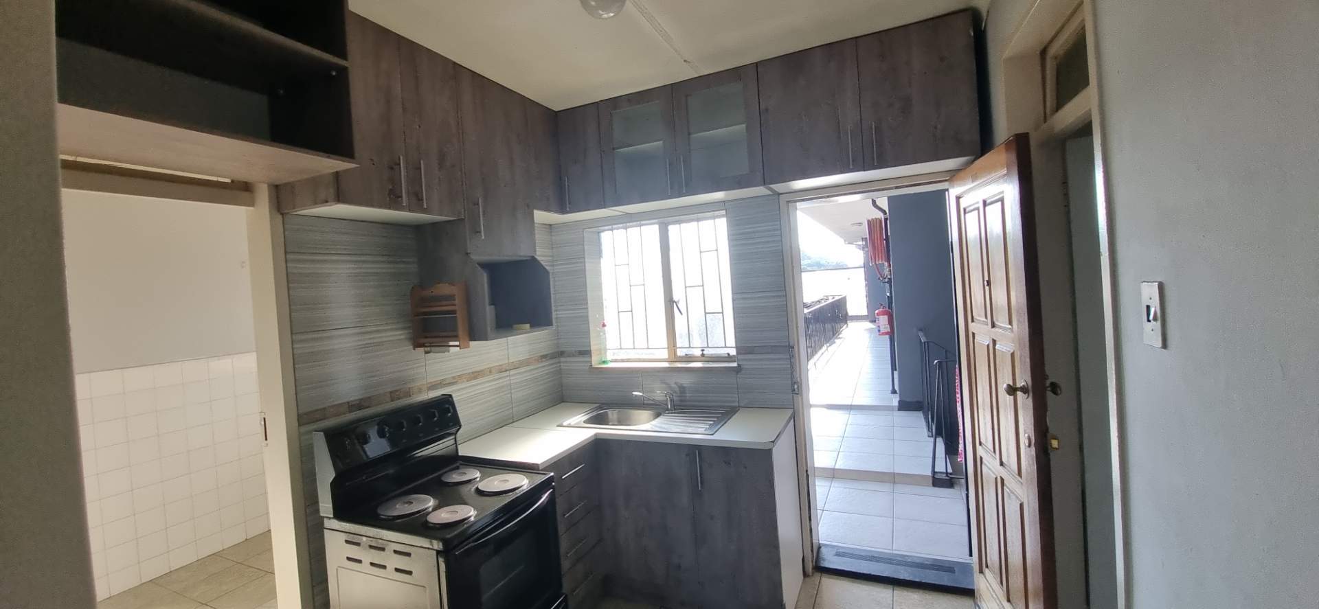 To Let 2 Bedroom Property for Rent in Kenilworth Gauteng