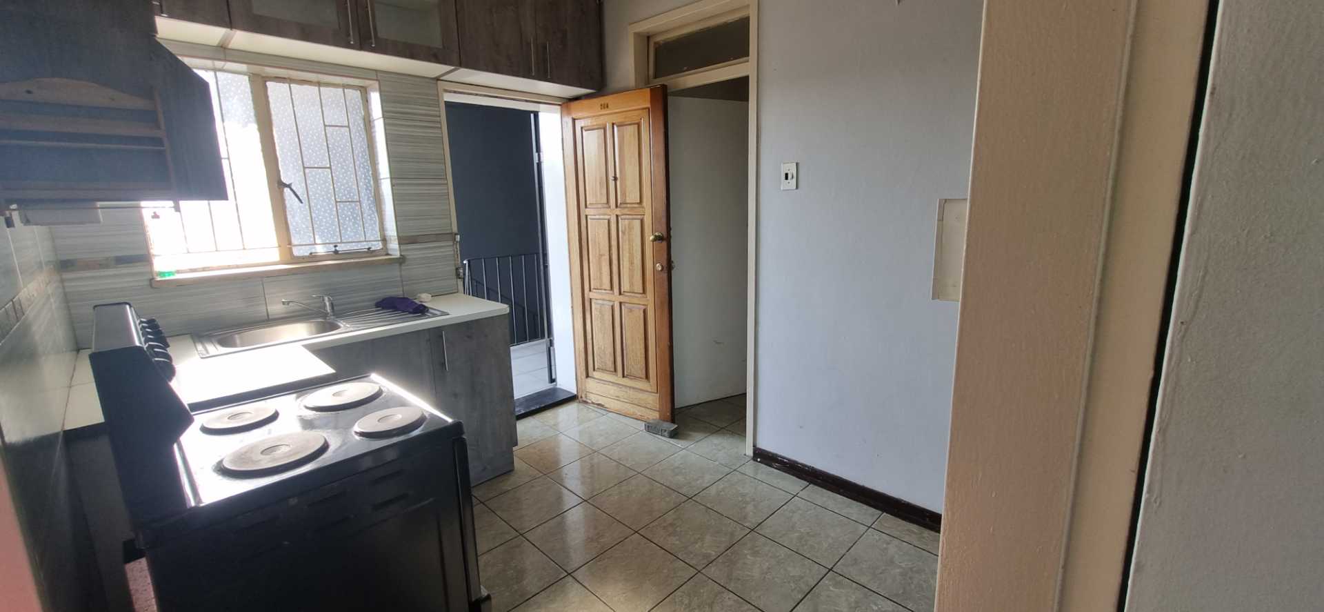 To Let 2 Bedroom Property for Rent in Kenilworth Gauteng