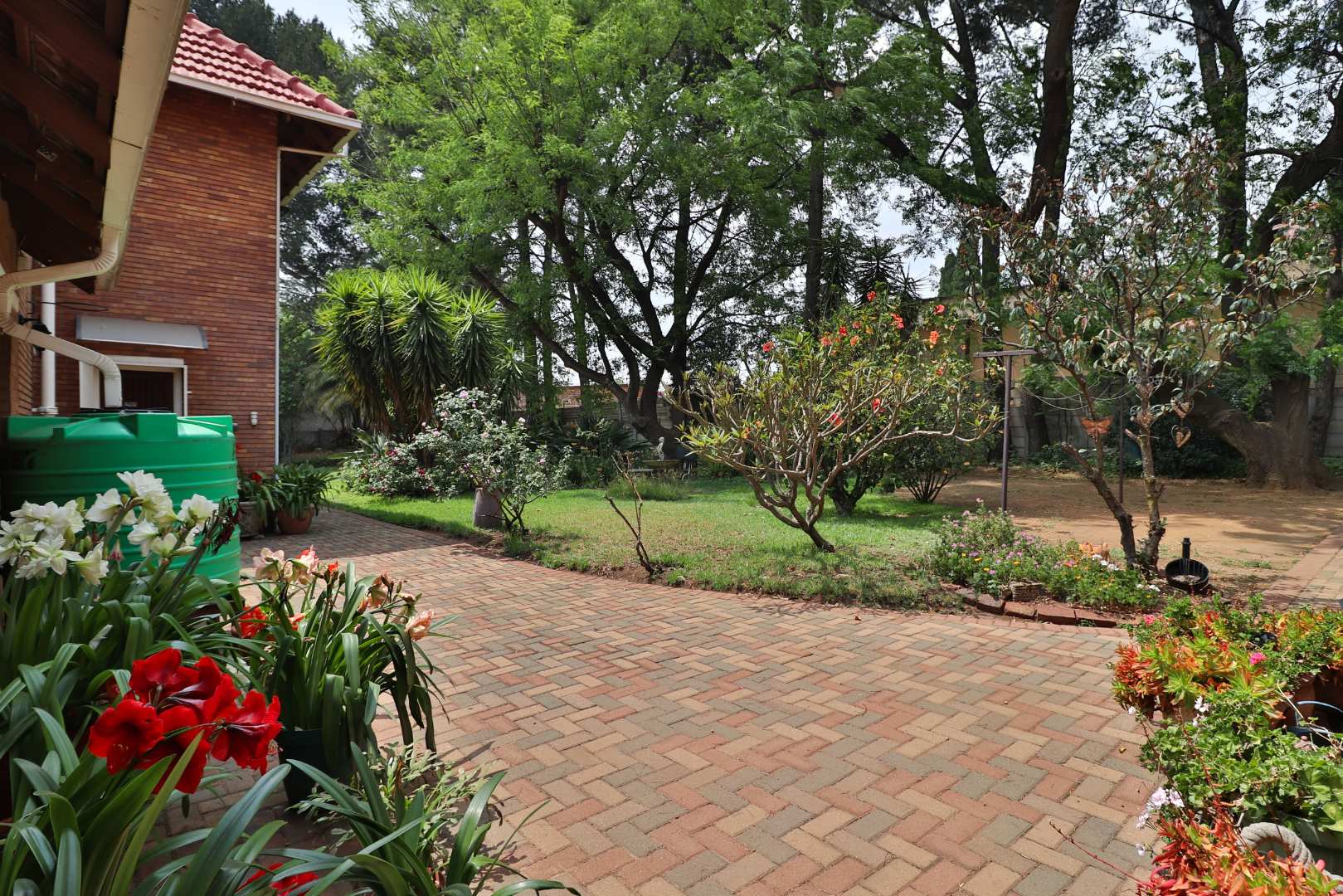 4 Bedroom Property for Sale in Klippoortje Gauteng