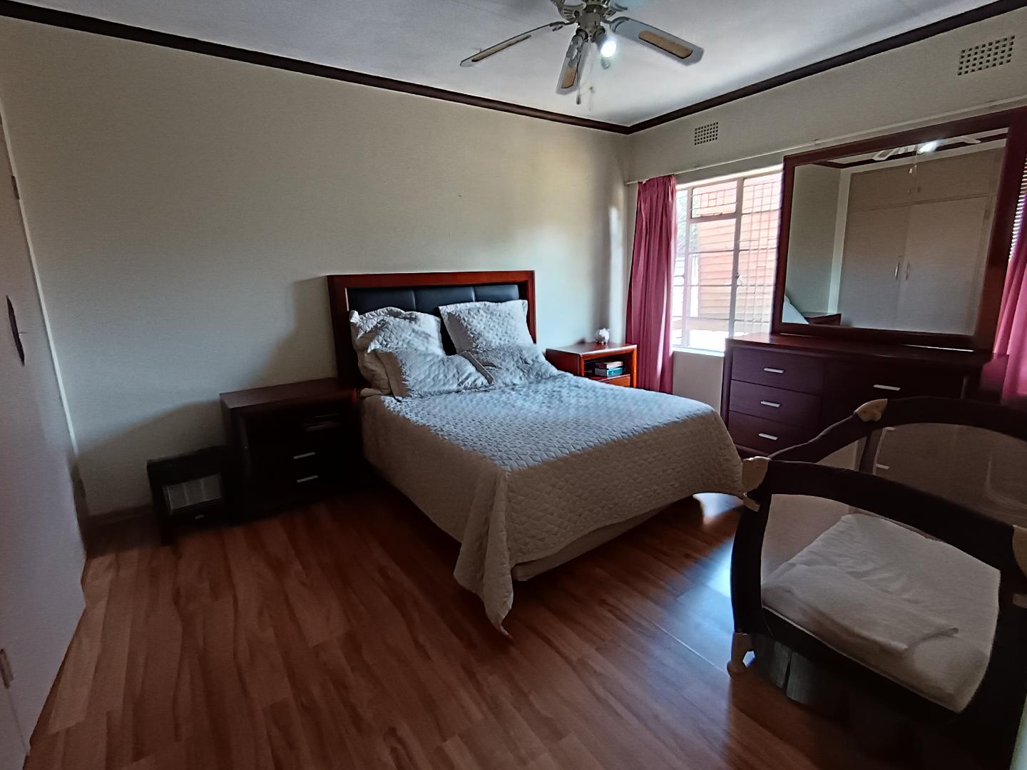 4 Bedroom Property for Sale in Brackendowns Gauteng