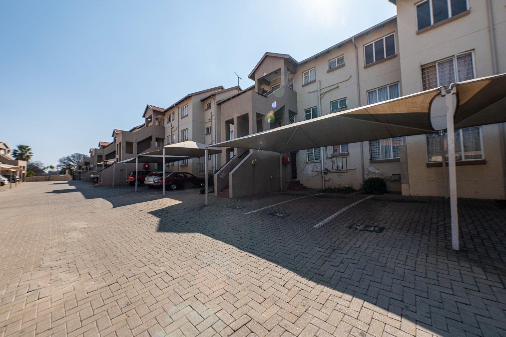 2 Bedroom Property for Sale in Linmeyer Gauteng