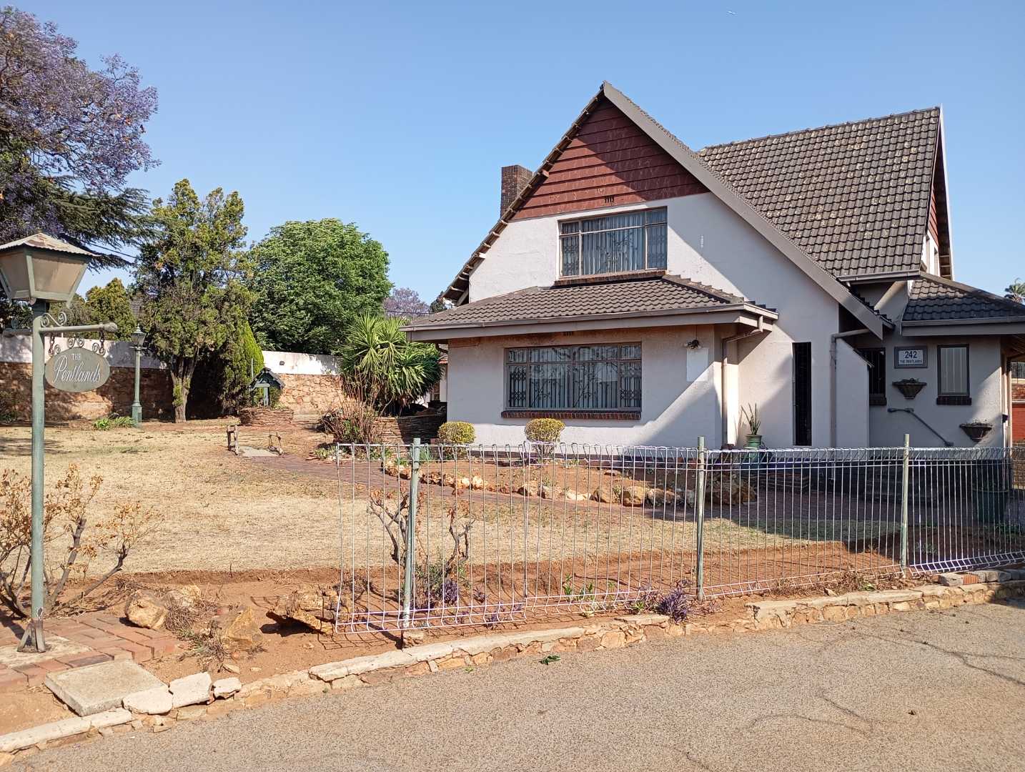 5 Bedroom Property for Sale in Linmeyer Gauteng