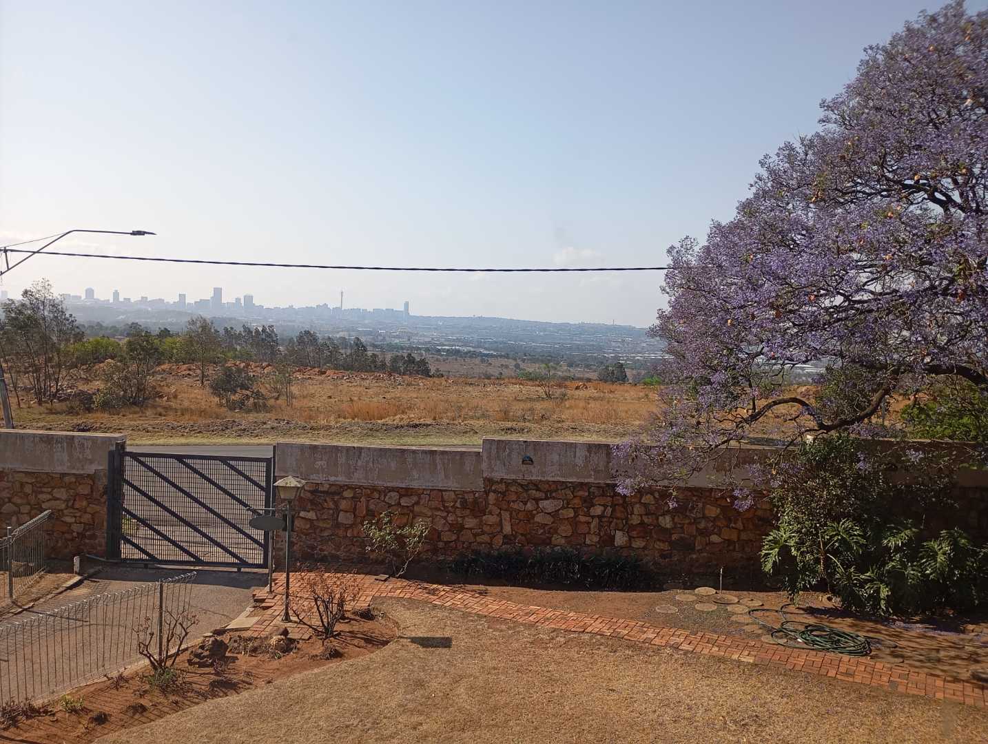 5 Bedroom Property for Sale in Linmeyer Gauteng