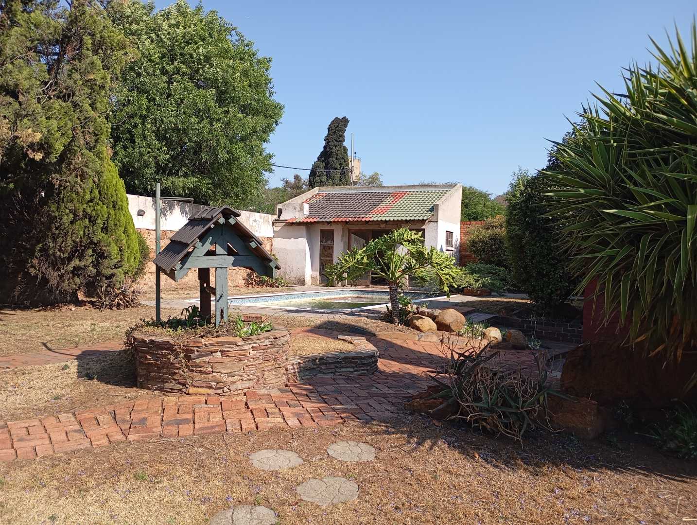 5 Bedroom Property for Sale in Linmeyer Gauteng