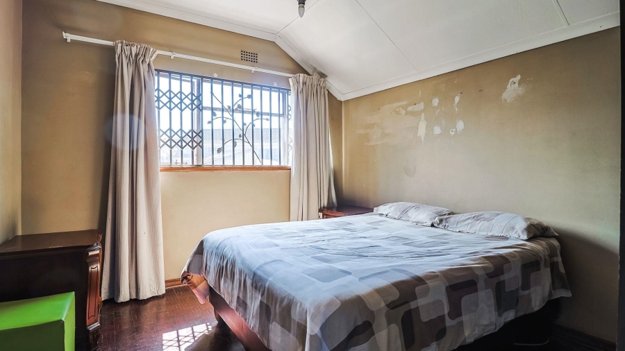 5 Bedroom Property for Sale in Linmeyer Gauteng