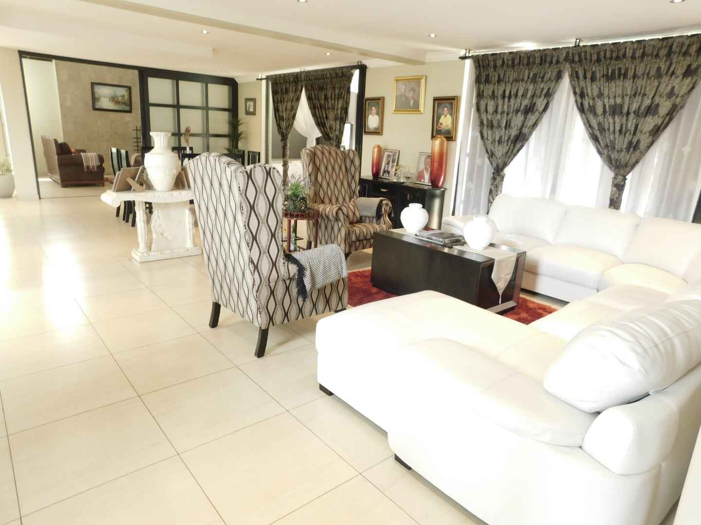 To Let 4 Bedroom Property for Rent in Bryanston Gauteng