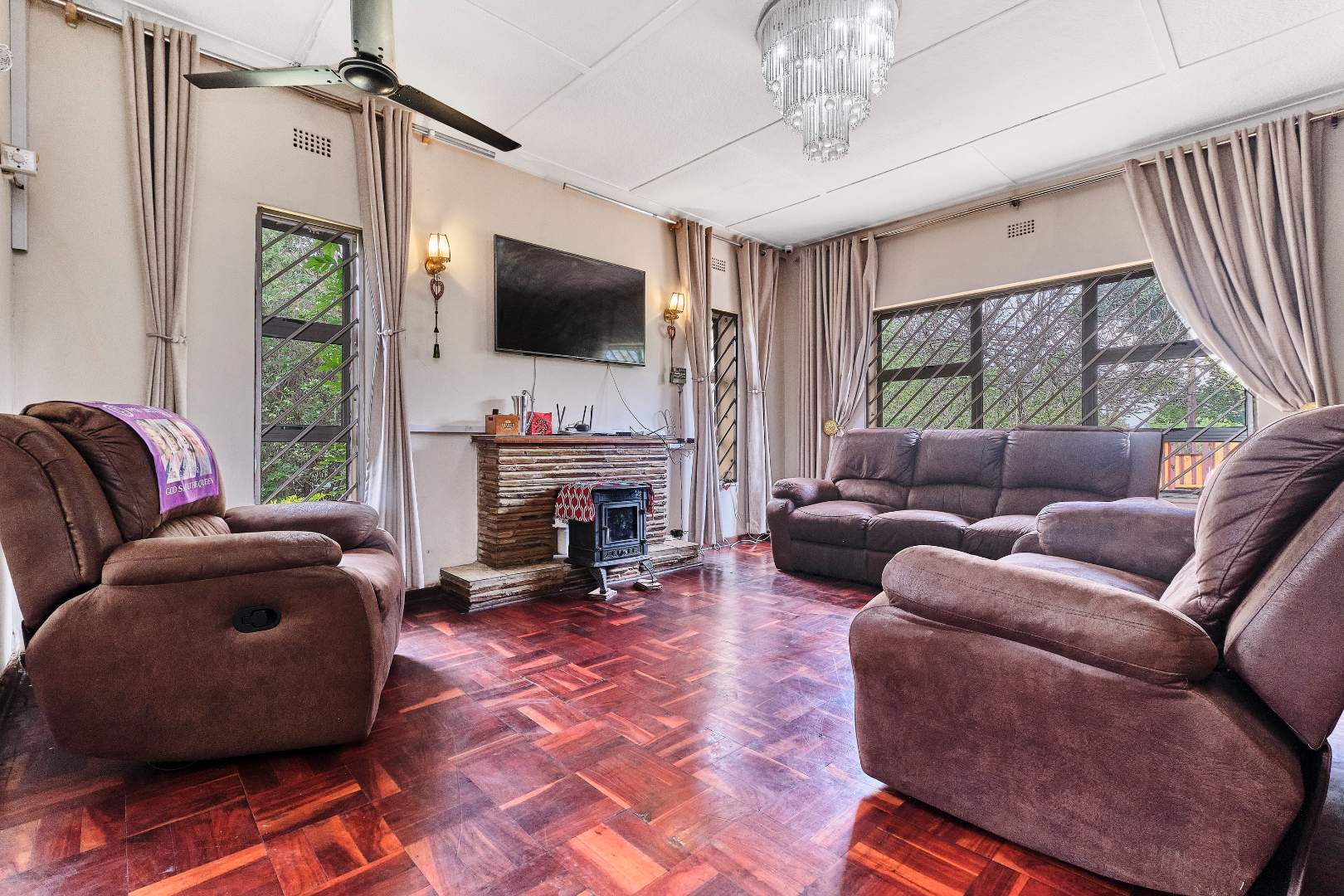 6 Bedroom Property for Sale in Discovery Gauteng