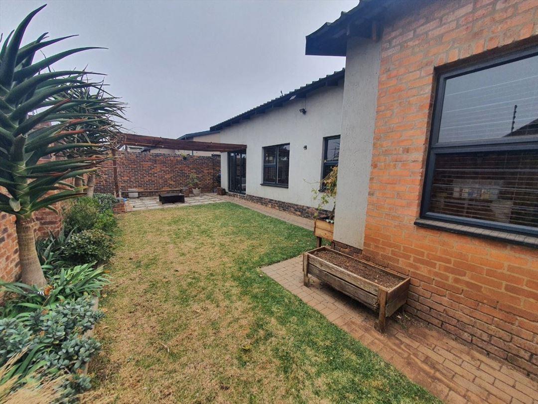 2 Bedroom Property for Sale in Pomona Gauteng