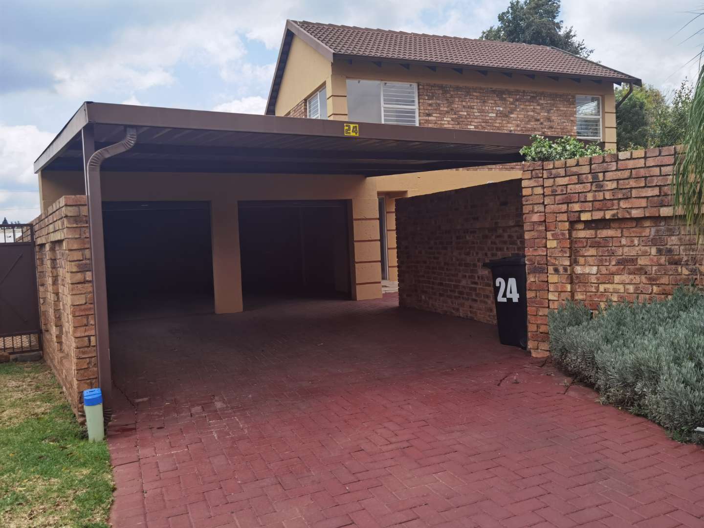 4 Bedroom Property for Sale in Glen Marais Gauteng