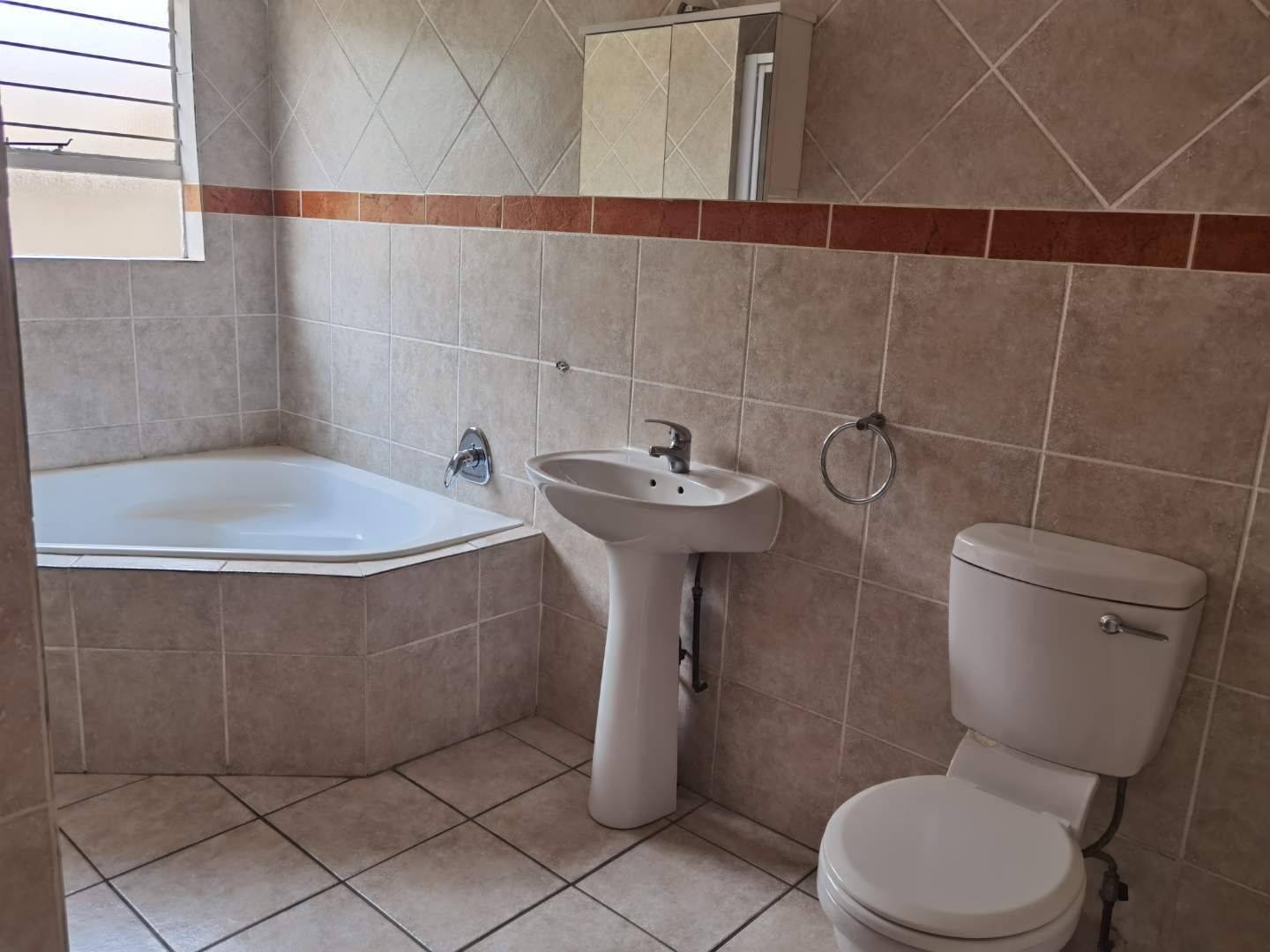 4 Bedroom Property for Sale in Glen Marais Gauteng